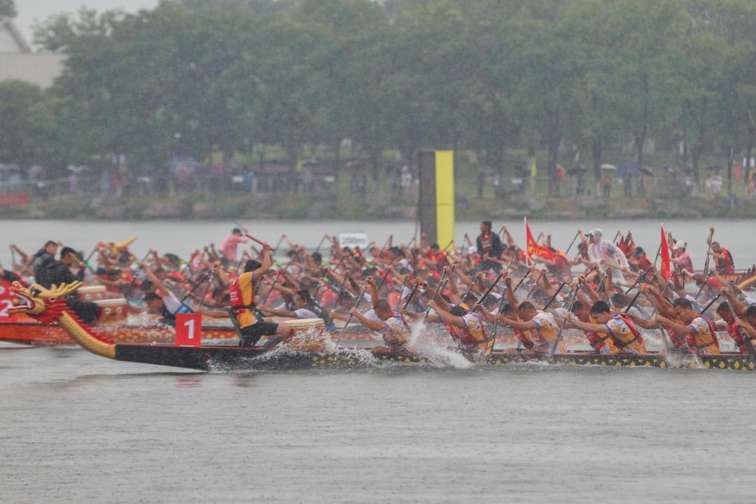 2026 Yangtze River Economic Belt Dragon Boat Invitational Tournament Kicks Off with Nearly 40 Teams Competing in Jiangxi