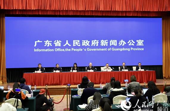 广东省疫情防控例行新闻发布会侧记：权威信息跑在谣言前面